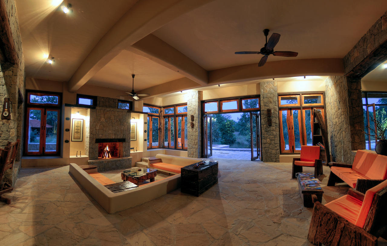 Kanha Earth Lodge Mandlā Eksteriør billede