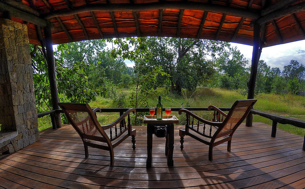 Kanha Earth Lodge Mandlā Eksteriør billede