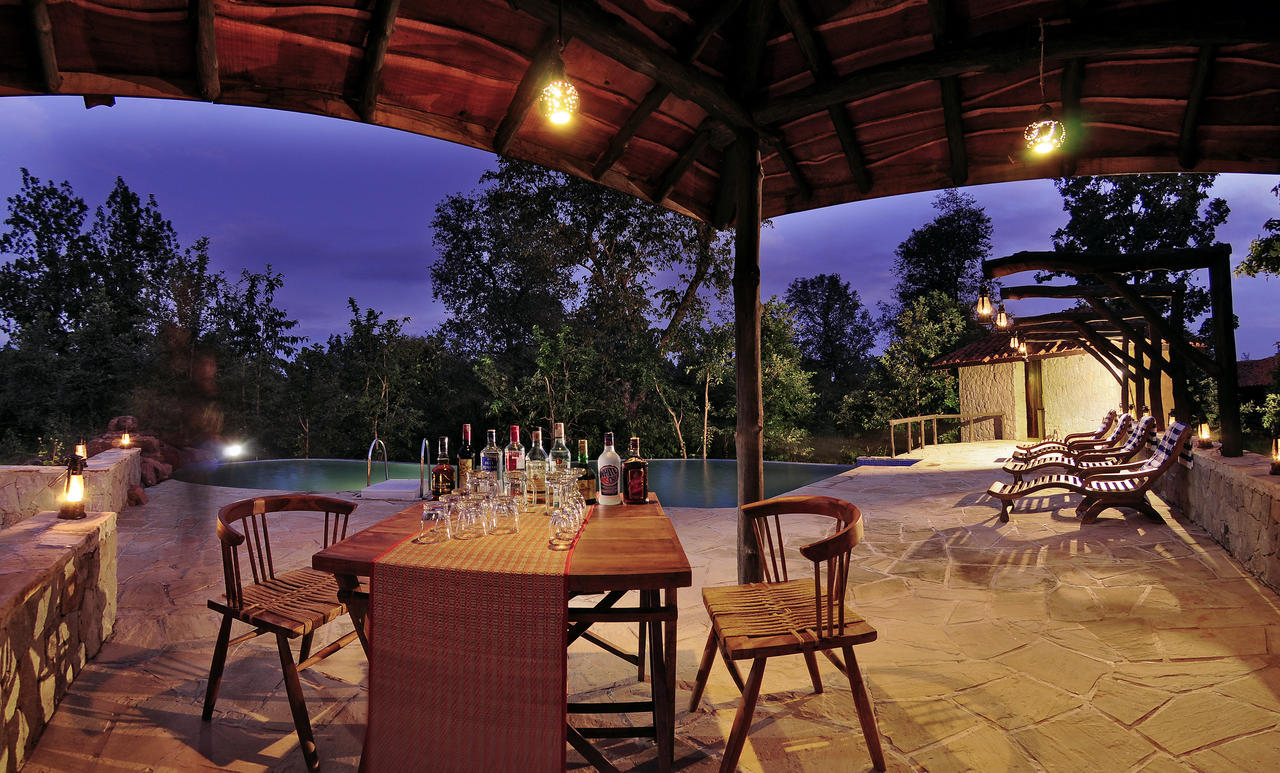 Kanha Earth Lodge Mandlā Eksteriør billede