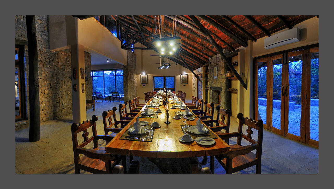 Kanha Earth Lodge Mandlā Eksteriør billede
